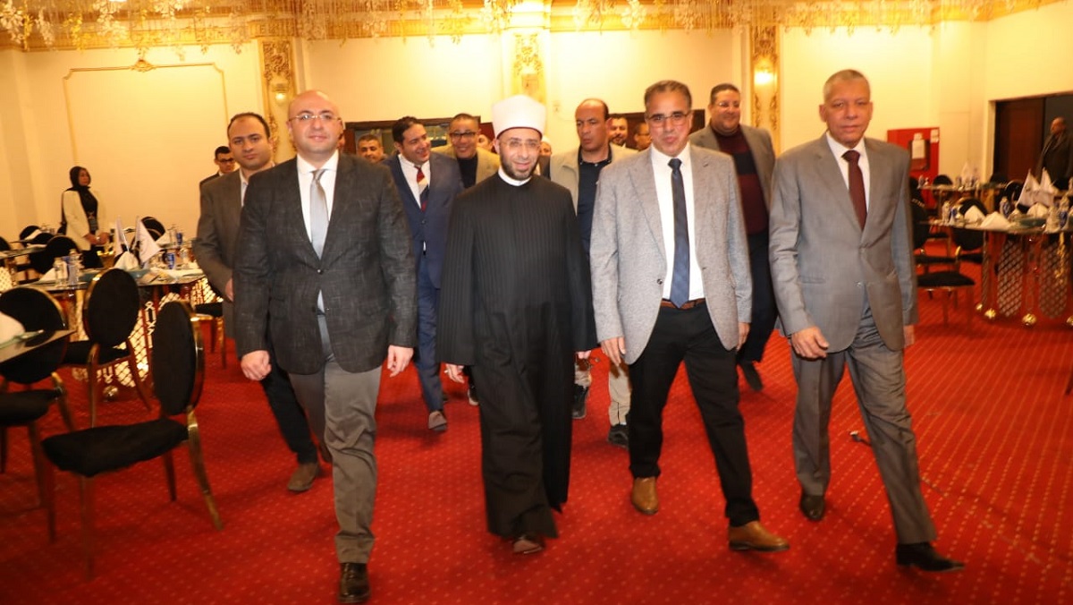 المحافظ ووزير الأوقاف يشهدان مؤتمر تدشين تطوير مسجد السيدة حورية